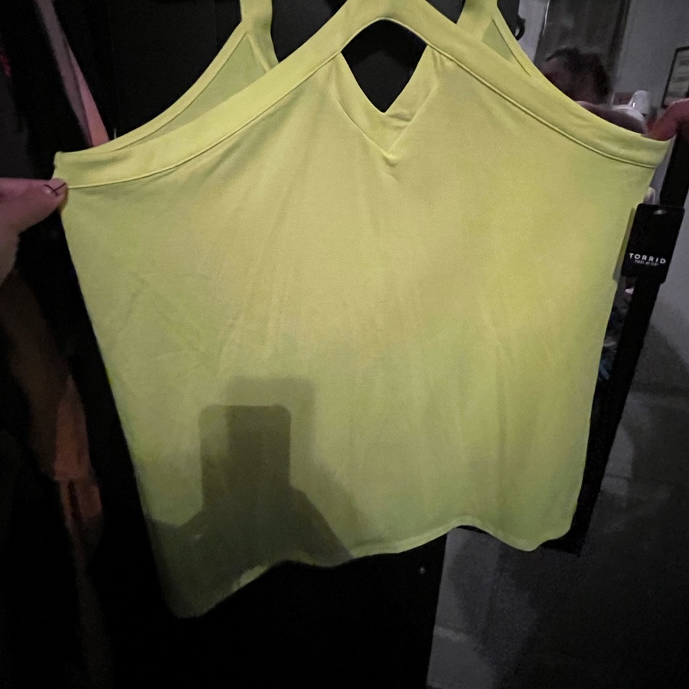 Torrid Halter Foxy collection neon yellow size 3 - New with Tags - Picture 3 of 4